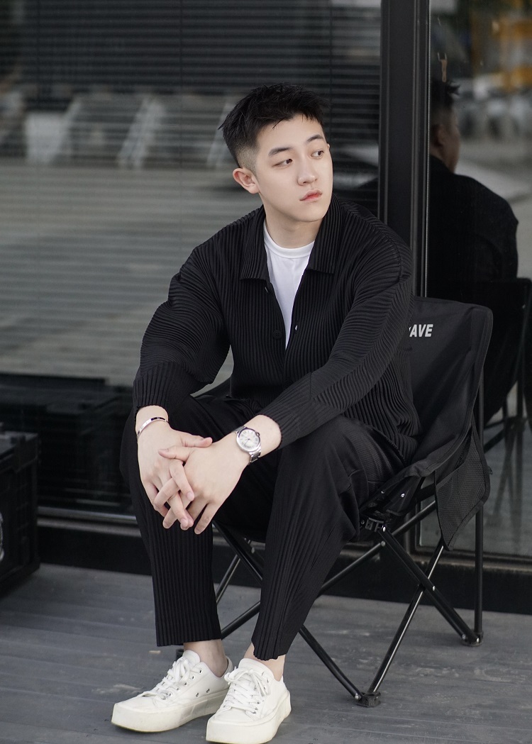 Men's Pleated Long Sleeve Shirt Casual Button Up Shirt