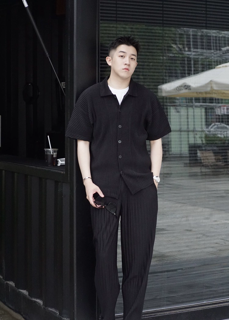 Men's Pleated Solid Color Short Sleeve Shirt Casual Button Up Shirt For Summer