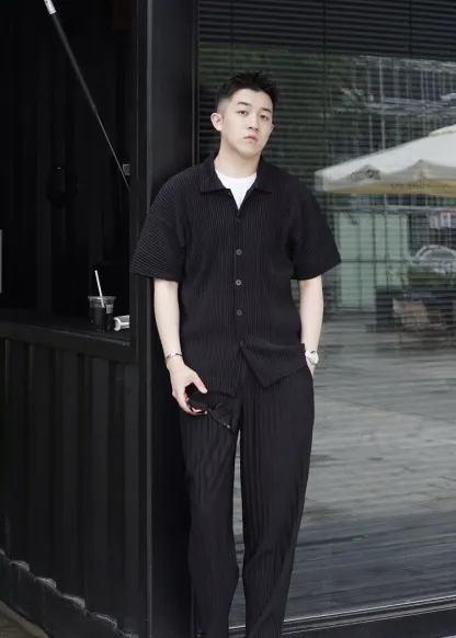 Men's Pleated Solid Color Short Sleeve Shirt Casual Button Up Shirt For Summer