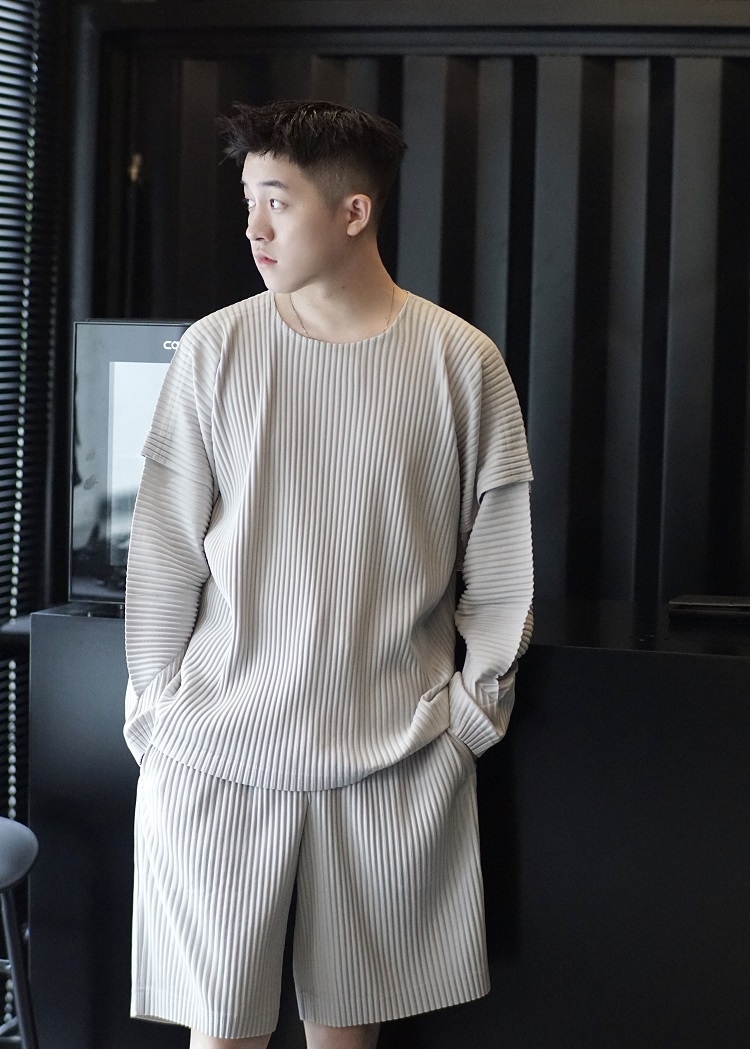 Men's Pleated Solid Color Stitching Long Sleeve T-shirt Loose Fit Round Neck TShirts