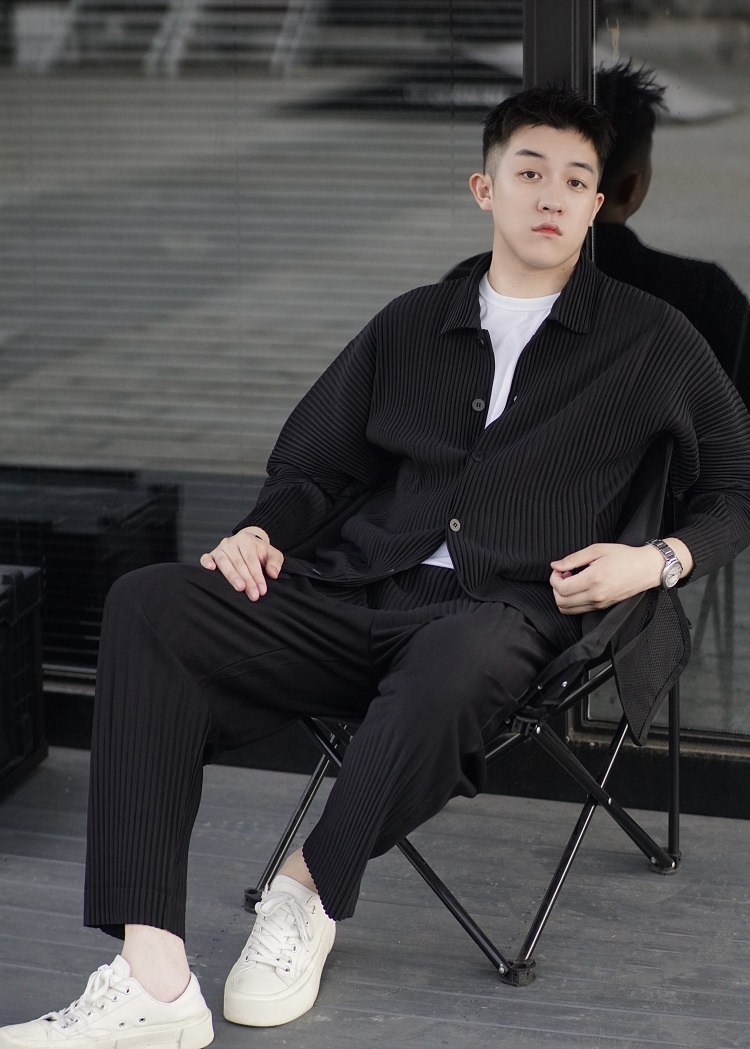 Men's Pleated Long Sleeve Shirt Casual Button Up Shirt