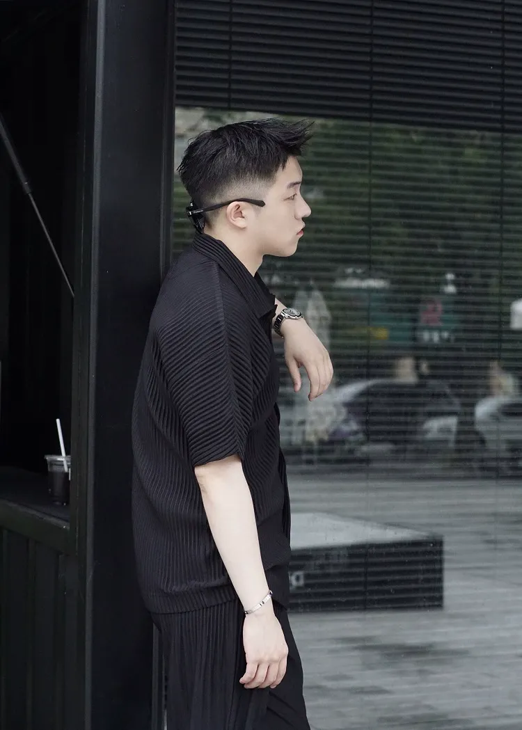 Men's Pleated Solid Color Short Sleeve Shirt Casual Button Up Shirt For Summer