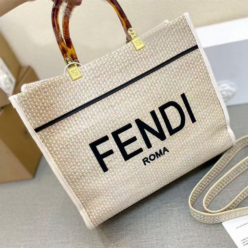 【FENDI】 刺シュウ入りストロー ショッパー