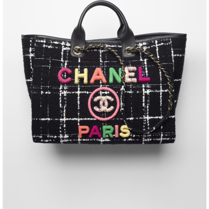 【CHANEL】 お洒落なツイードにロゴが映える♪ラージ ショッピング バッグ