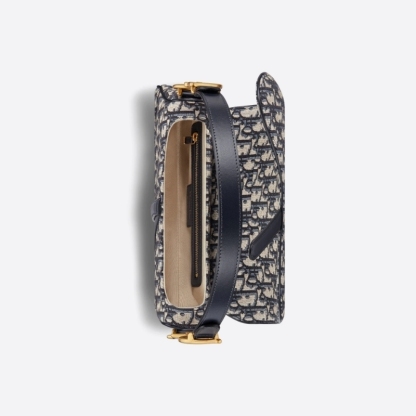 【DIOR】堀田茜さん着用★冬感あふれるバッグ「SADDLE」が登場！