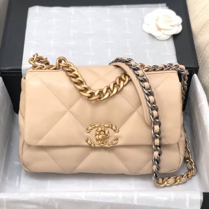 【CHANEL】最新作★シャネル 19 マキシ フラップ バッグ