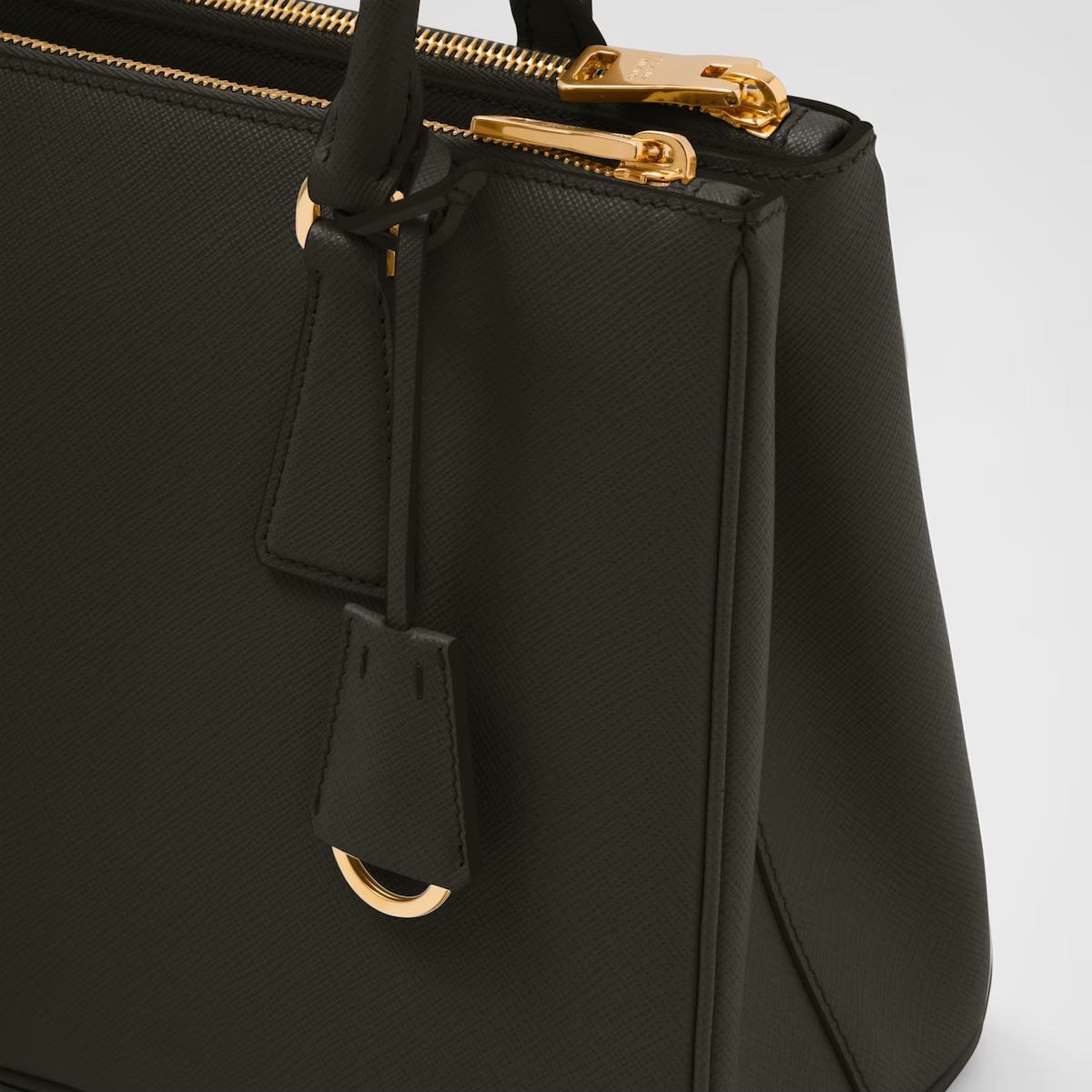 【PRADA】レザーミディアムバッグ