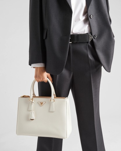 【PRADA】レザーミディアムバッグ