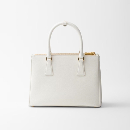 【PRADA】レザーミディアムバッグ