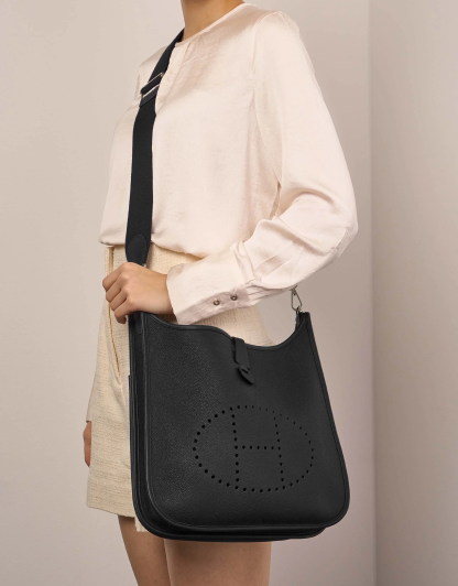 【HERMES】「STORY」雑誌掲載💓高垣麗子さんの愛用しているエルメスの大人気新作“Évelyne”バッグを入手