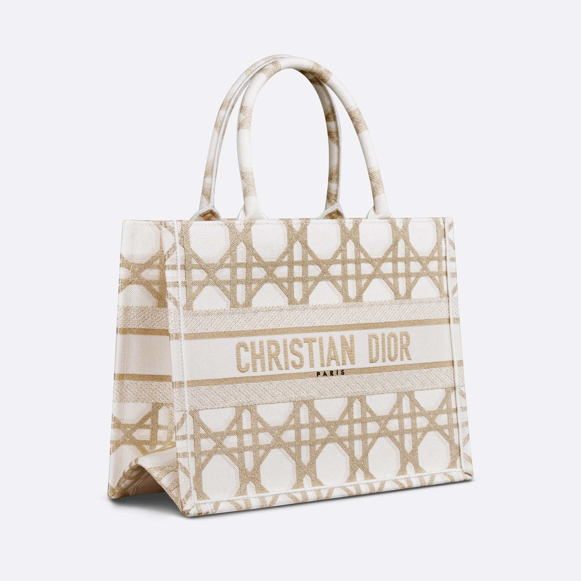 【DIOR】ディオールの「ディオール ブック トート」