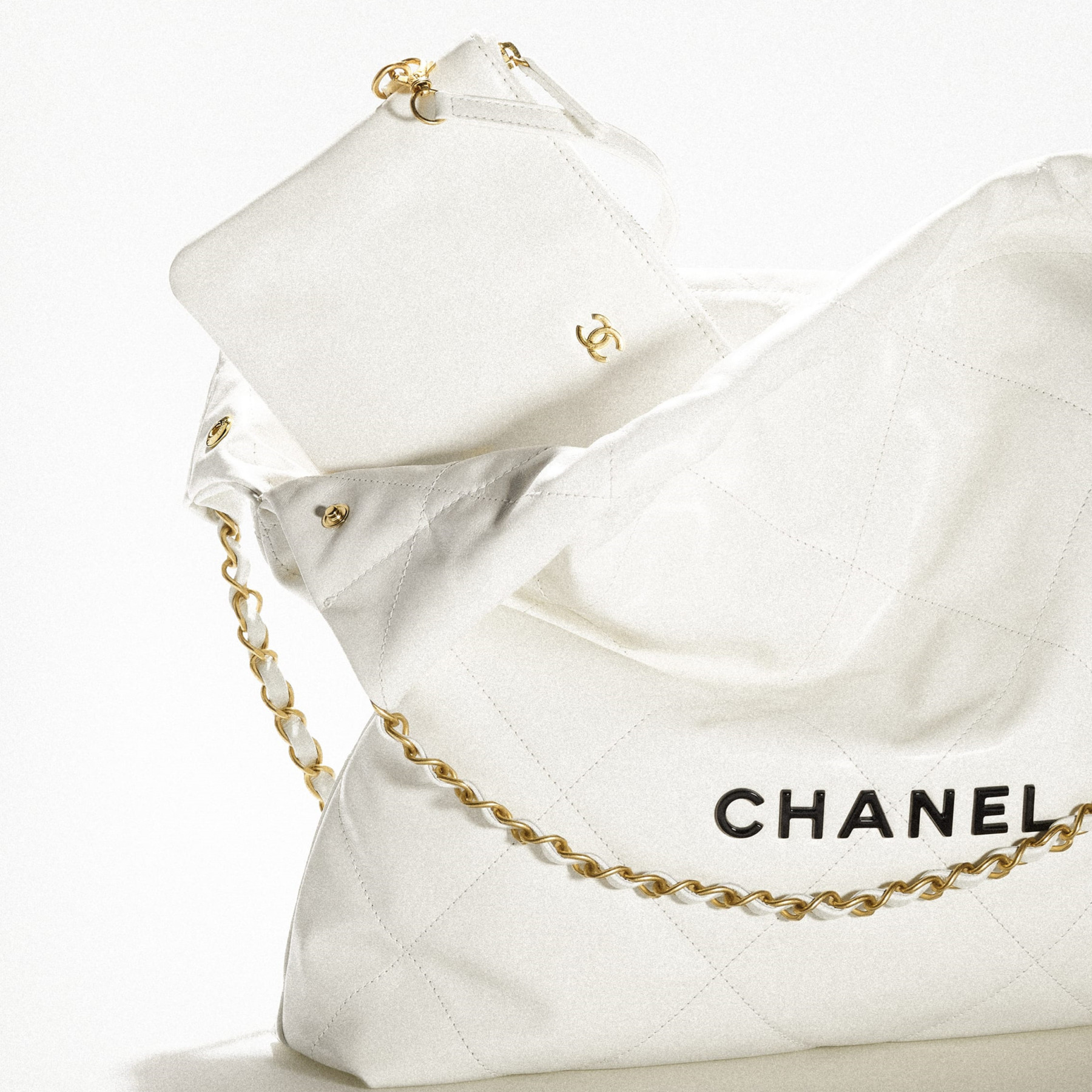 【CHANEL】VERY雑誌掲載!通勤からお出かけまで♪シャネル22 ハンドバックショルダーバッグ