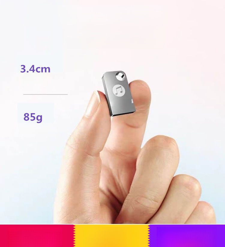 แฟลชไดรฟ์เพลงความจุสูง 32GB สำหรับรถยนต์นี้ บรรจุเพลงคุณภาพสูง 2800 เพลง และมิวสิกวิดีโอ HD 200 รายการ ใช้งานง่ายแบบเสียบแล้วใช้งานได้ทันที และรองรับระบบเสียงรอบทิศทาง DTS 5.1