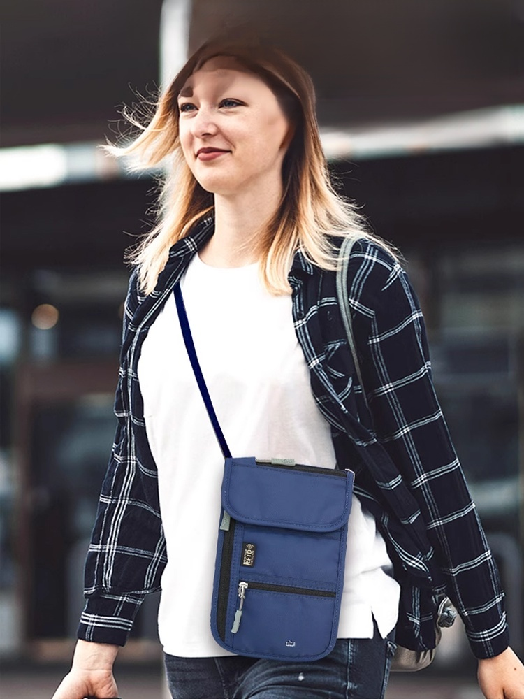 🧳✨ กระเป๋าเก็บเอกสาร & พาสปอร์ตแบบสะพายข้าง กันขโมย–กันสแกนบัตร เหมาะมากสำหรับคนบินบ่อย เดินทางต่างประเทศ หรือพกของสำคัญติดตัว!