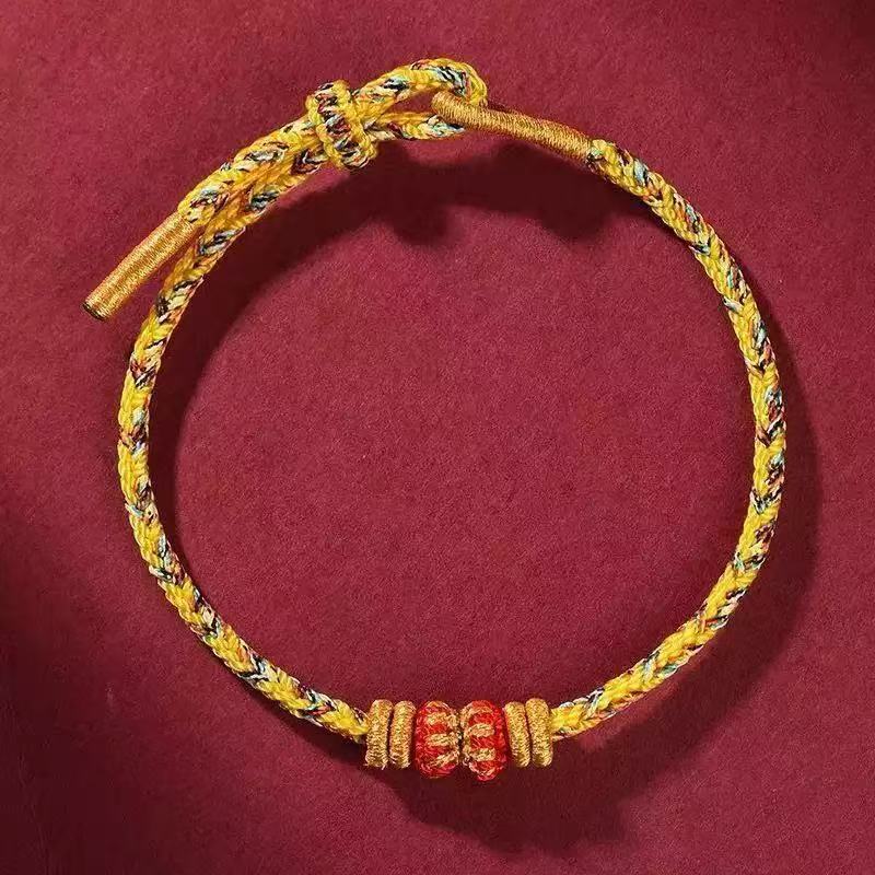 【พลิกชะตาฟ้าดิน!】 สร้อยข้อมือเชือกแดงมงคลสำหรับปีชง  $ลดครึ่งราคา! แก้ชงปี 2026 แก้ดวงตกด่วน$