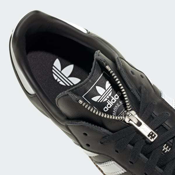 Adithtdas Samba OG Black White Gum