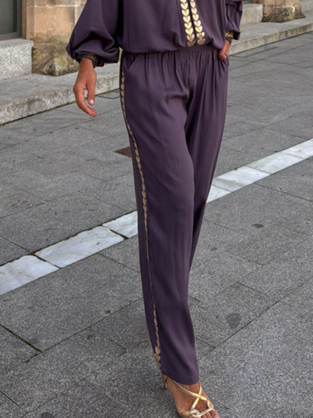 Modern Feel Unique Gold Trim Stitching Elastic Waistband Pocket Straight Pants