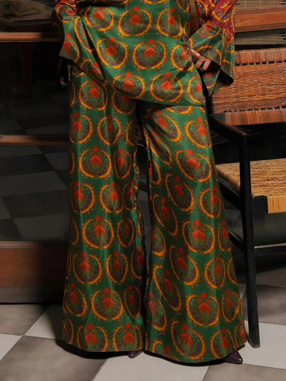 Unique Satin Bold Ethnic Print Loose Elastic Waist Pocket Wide-Leg Pants