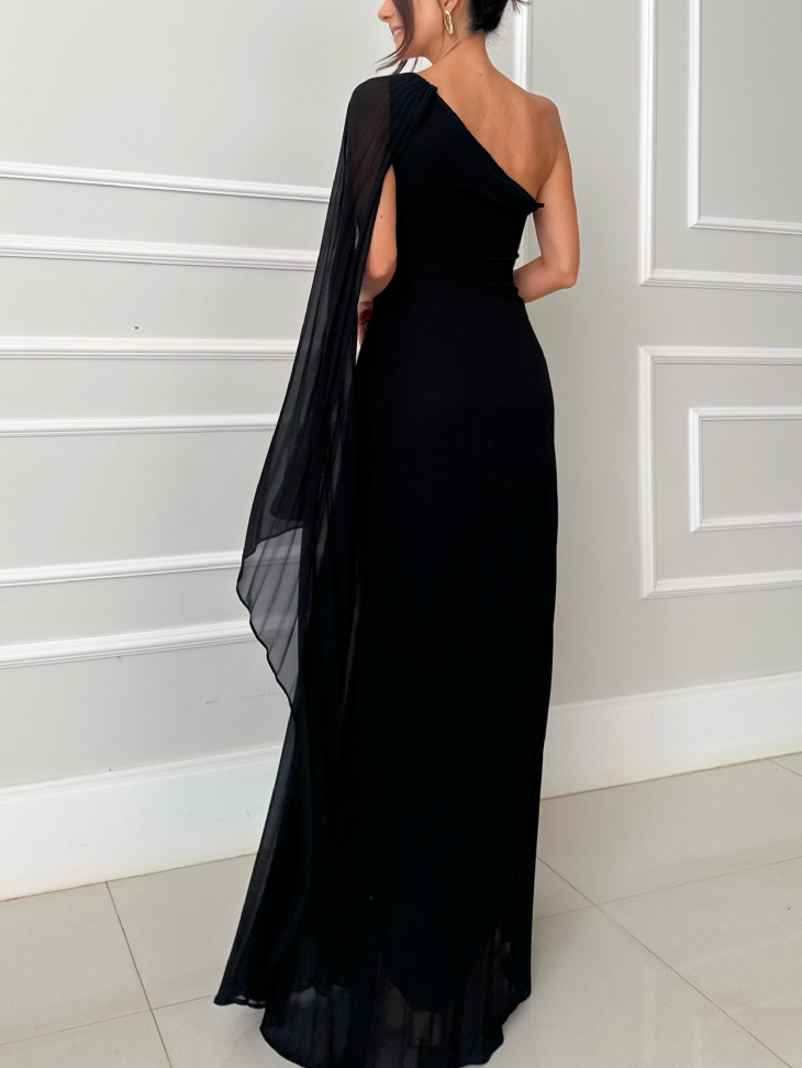 Elegant Flowing Pleated Off-the-Shoulder Maxi Dress