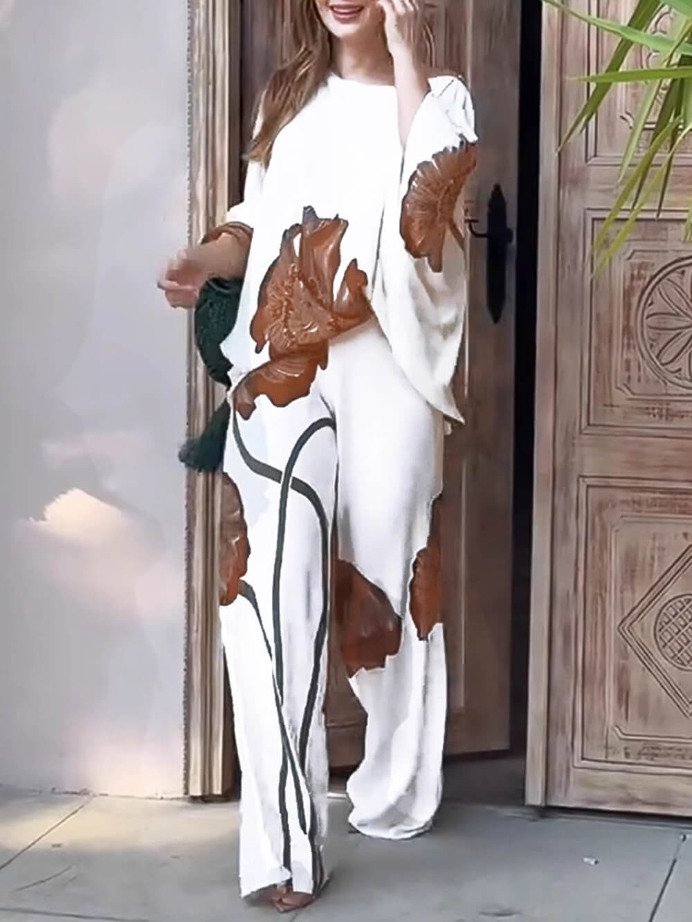 Retro Floral Print Batwing Sleeves Loose-fitting Top