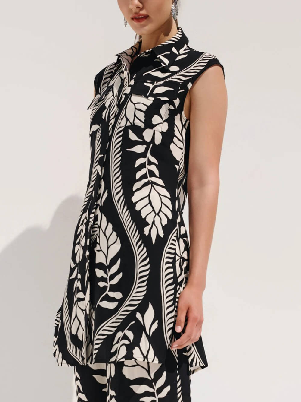 Unique Sleeveless Floral Print Tank Shirt