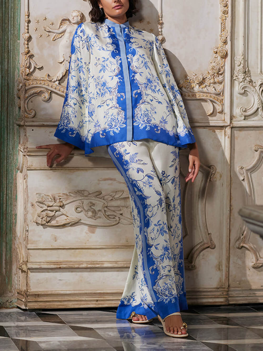 Chic Neckline Digital Print Flared Sleeve Shirt