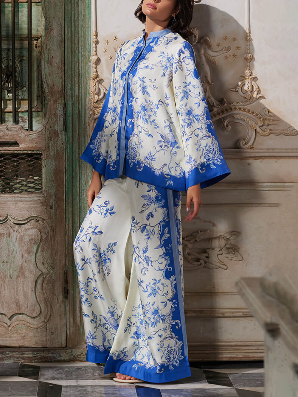 Chic Neckline Digital Print Flared Sleeve Shirt