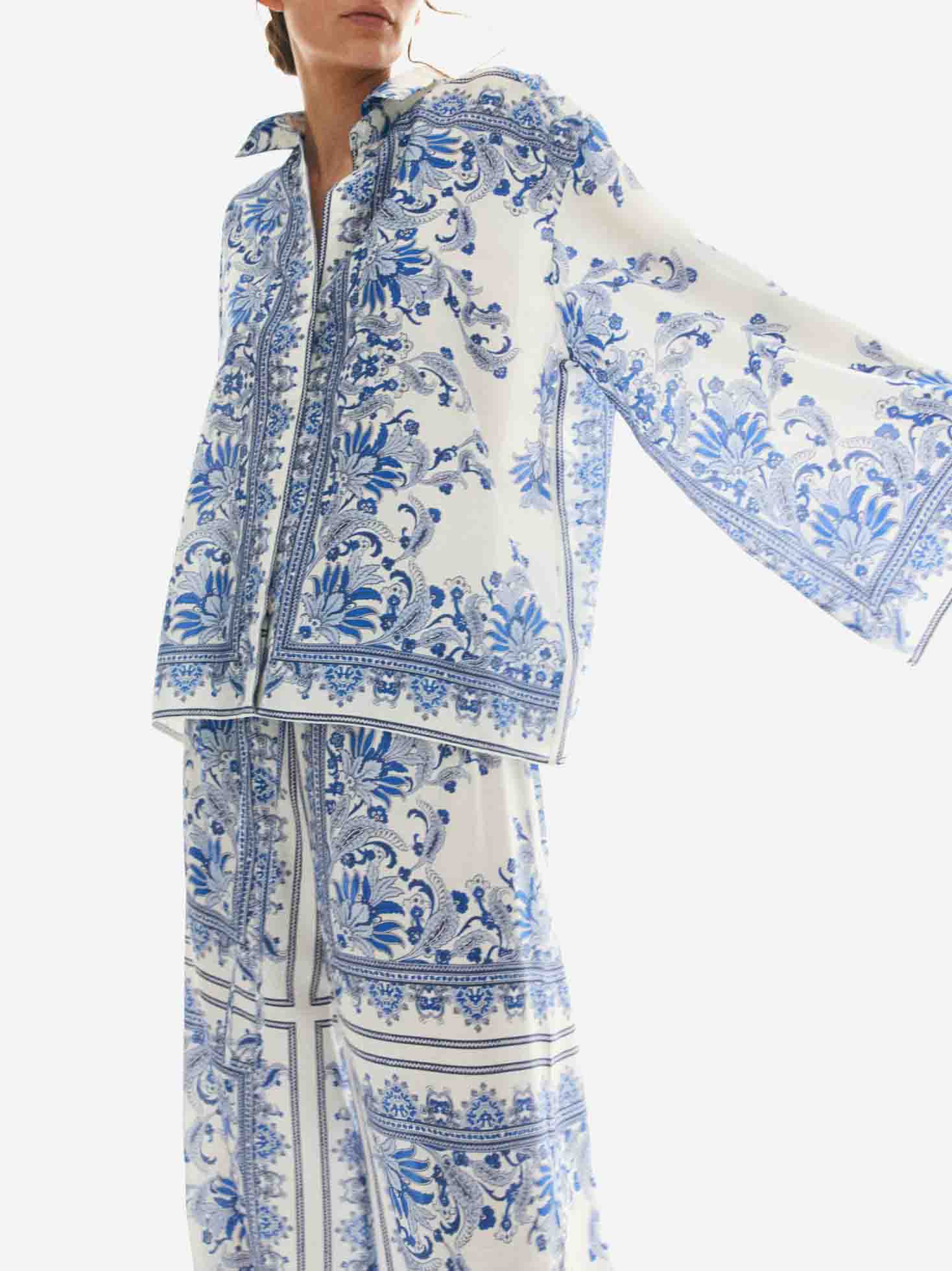 Elegant Porcelain Print Long Sleeve Shirt