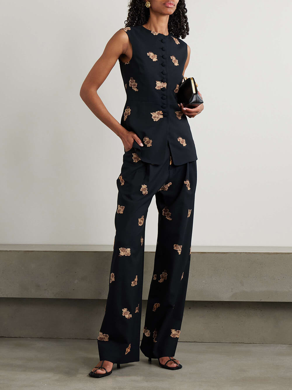 Classic Pleated Floral Jacquard Metallic Button-Down Vest Top