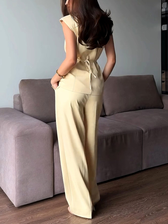 Elegant Sleeveless Buttoned Waistcoat Top