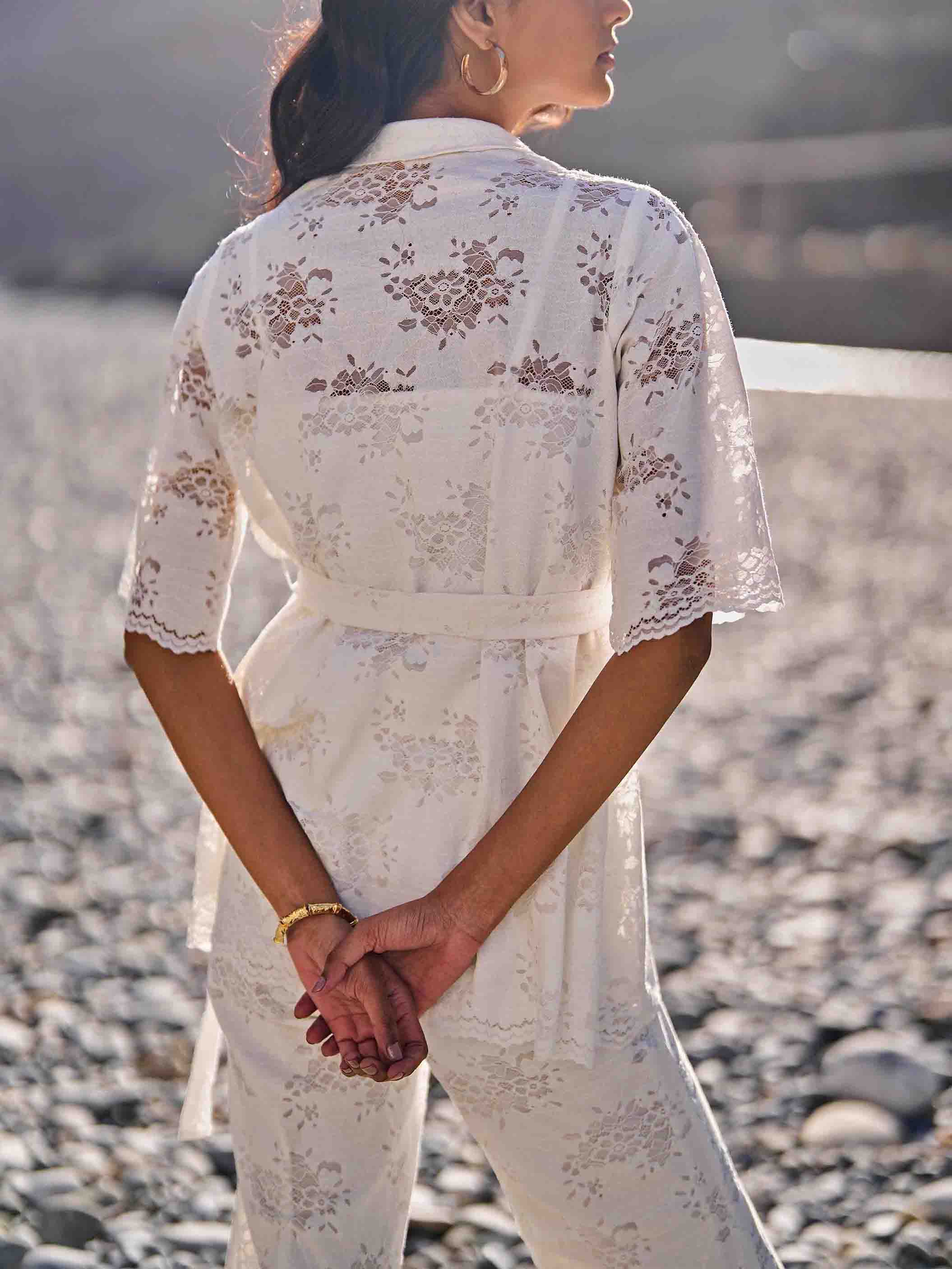 Elegant Floral Lace Short-sleeved Tie-front Shirt