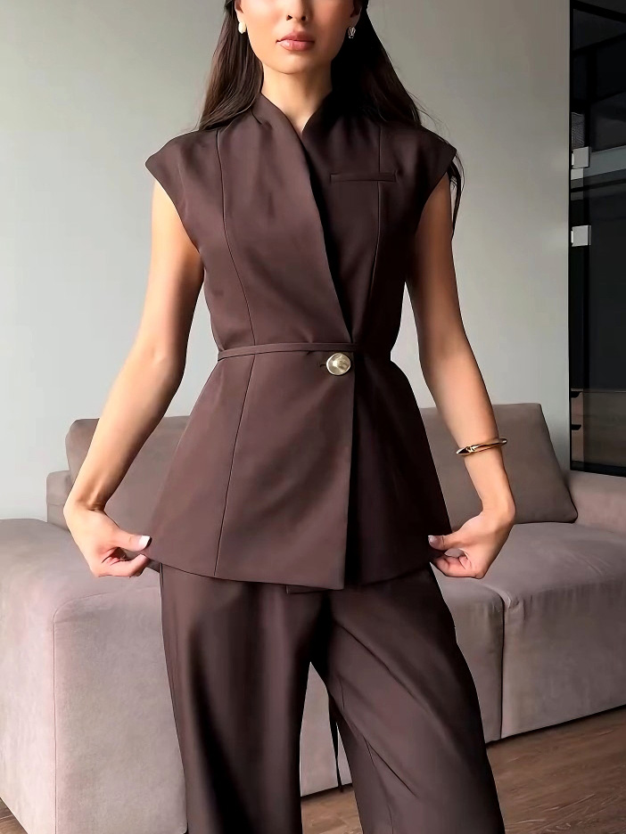 Elegant Sleeveless Buttoned Waistcoat Top