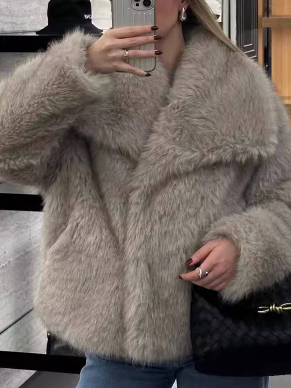 Fashionable Large Lapel Faux Fur Short Fluffy Coat