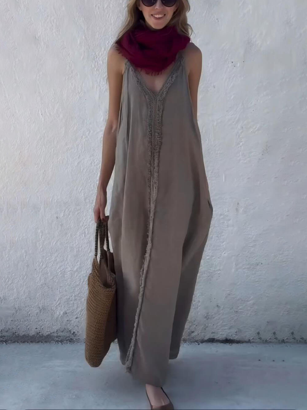 Modern Unique Lace Decoration V-Neck Suspender Maxi Dress