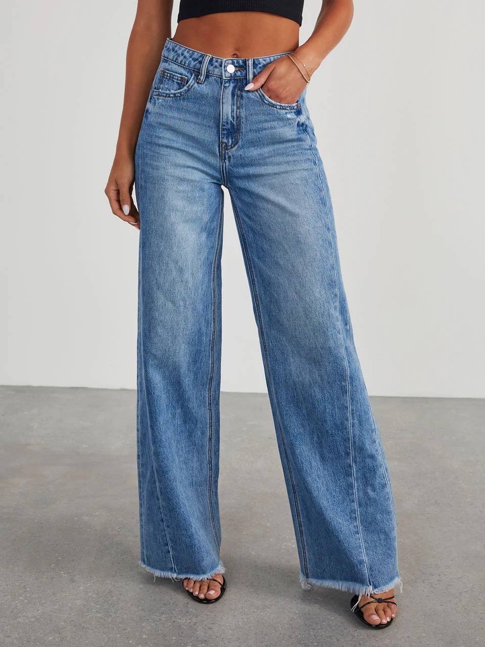 Side Stitched Hem Abraded Wide-Leg Jeans