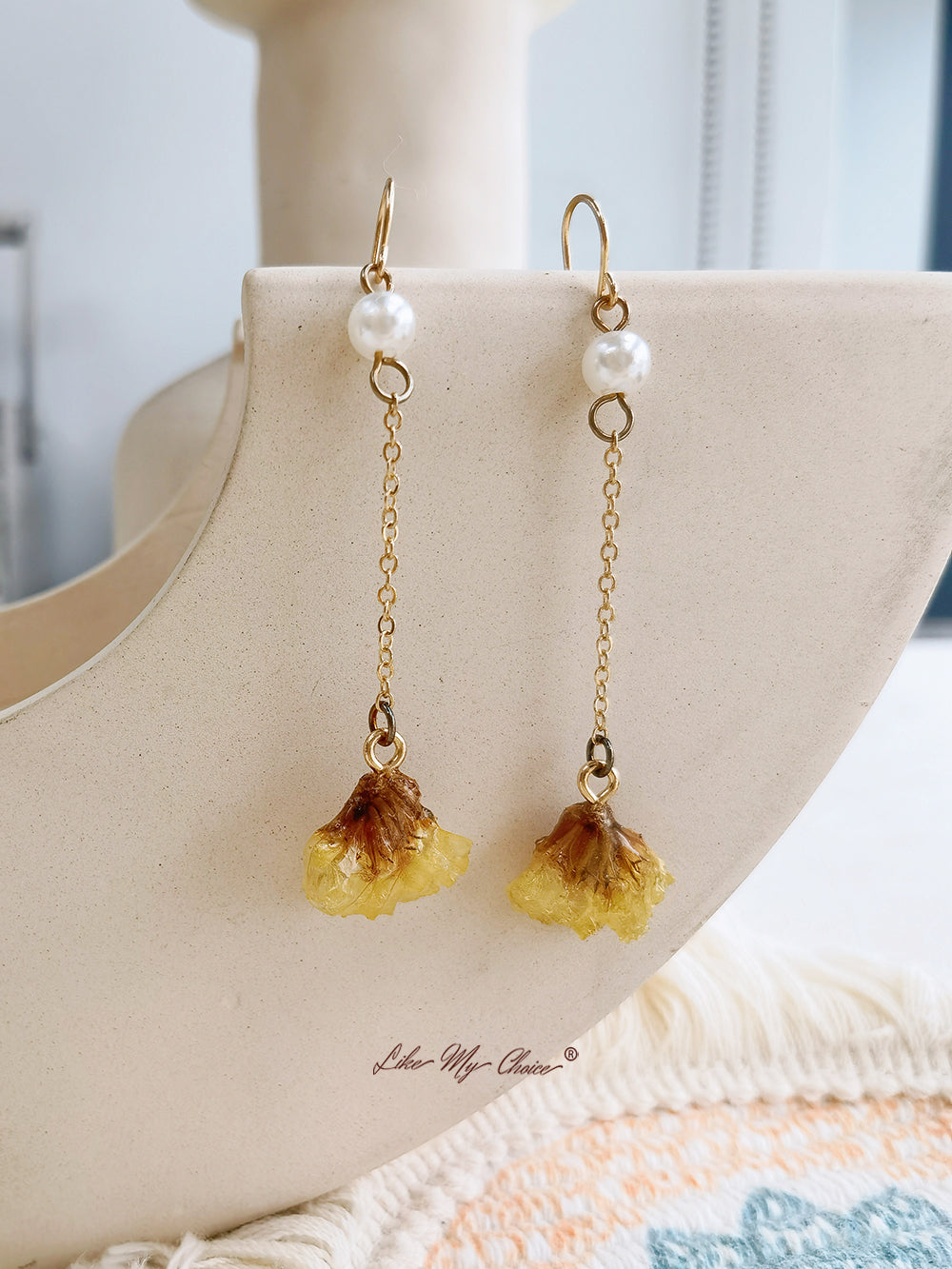 Forget-Me-Not Resin Dried Flowers Epoxy Pearl Earrings