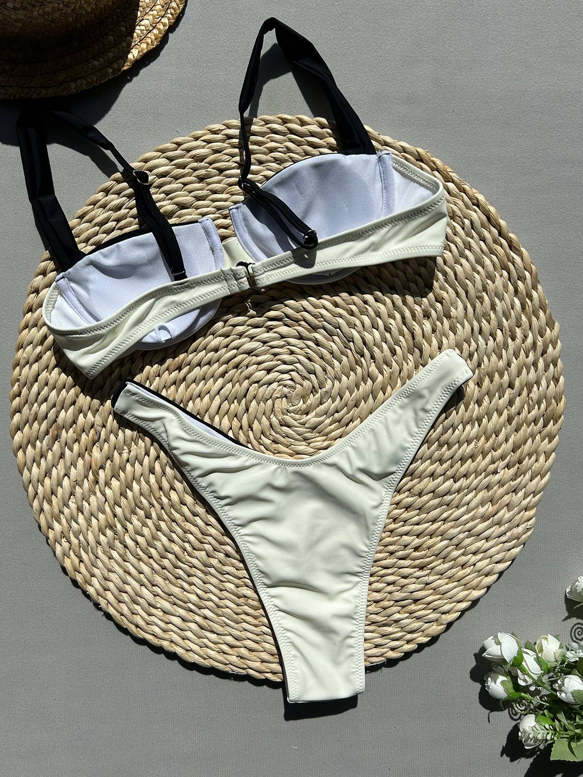 Contrast Color Bikini Two-Piece Set
