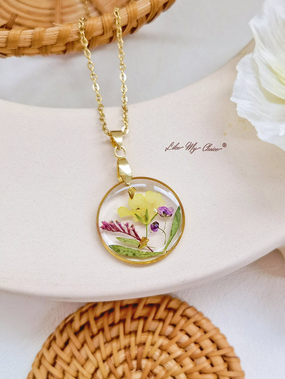 Handmade Birth Flower Bouquet Pressed Resin Pendant Necklaces