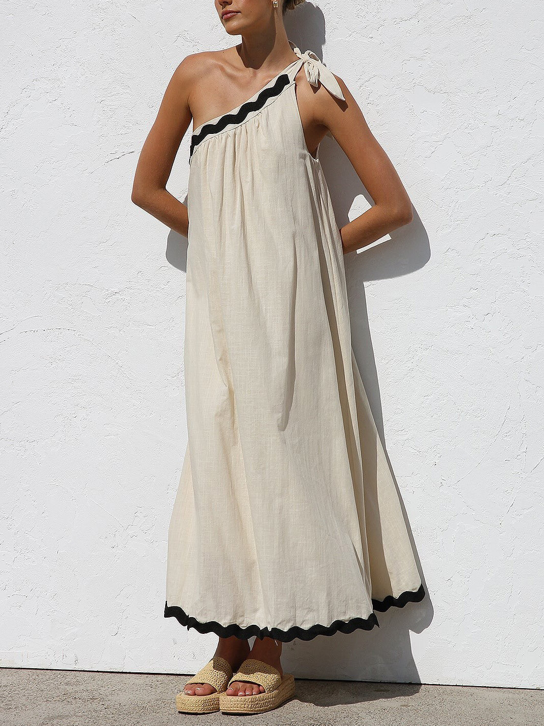 Classic Contrast Lace One-shoulder Spaghetti Strap Midi Dress