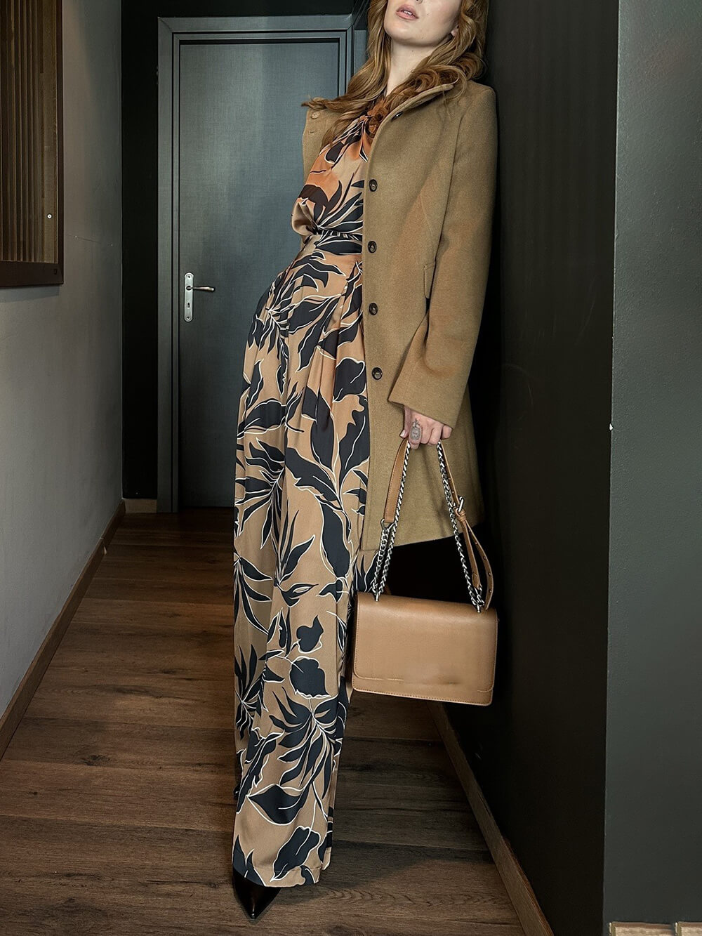 Unique Satin Leaf Print Cross-Neck Design Tropical Tank Top