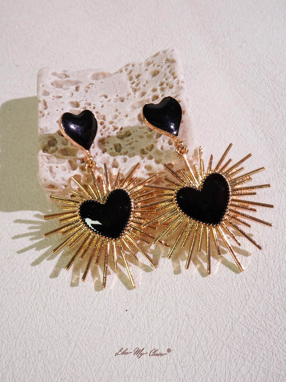 Geometric Thorn Heart Earrings