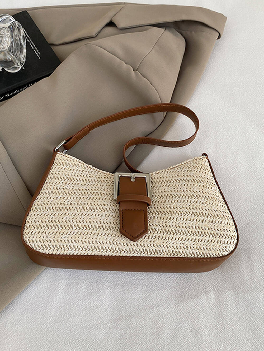 Fashionable Woven Straw Holiday Crossbody Underarm Bag
