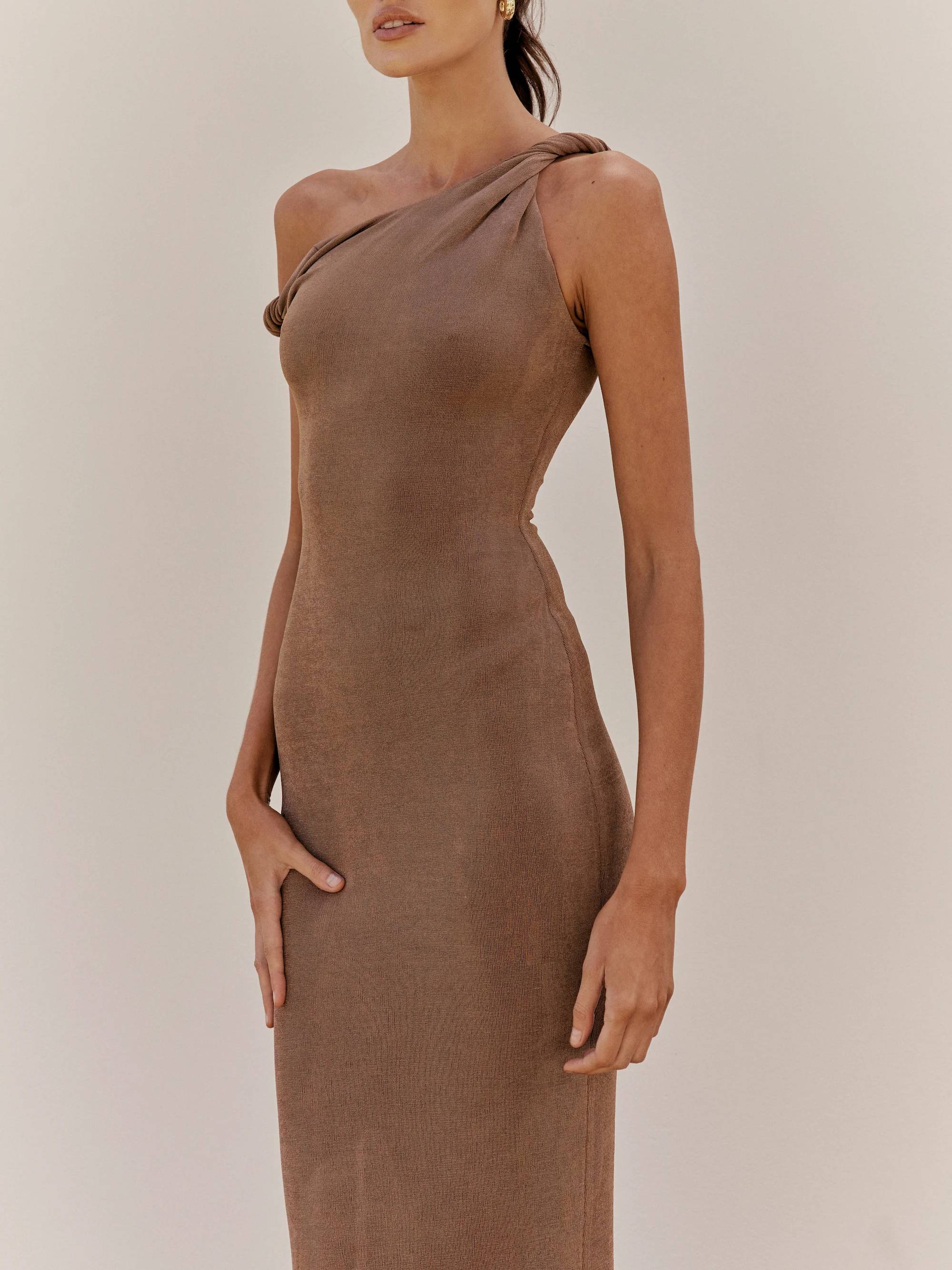 Off-shoulder Twist Slim Fit Midi Dress