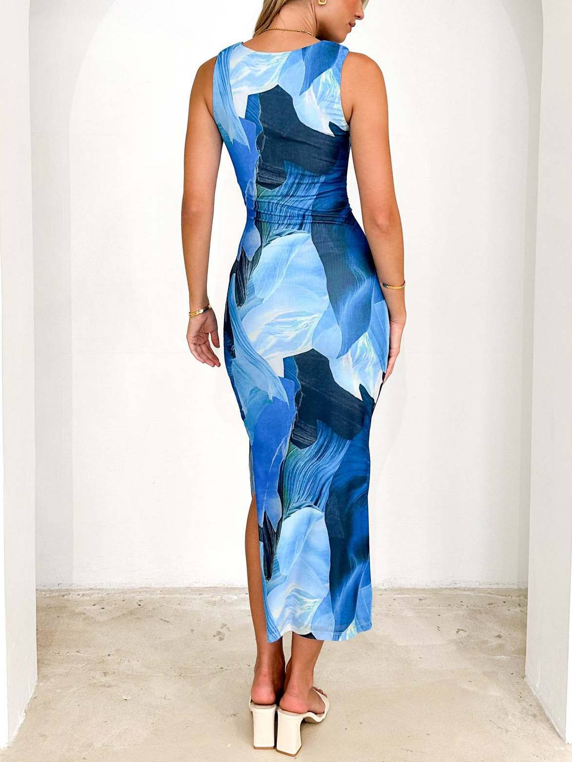 Printed Sleeveless Slim Fit Dress
