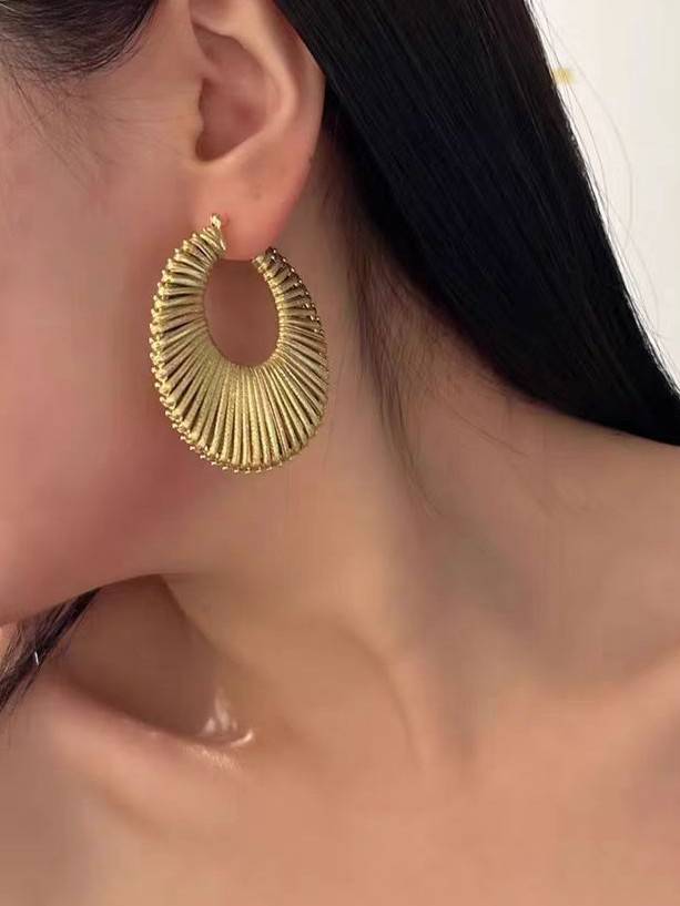 Minimalist Fan-shaped Earrings