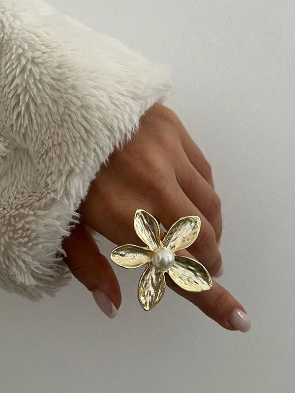Unique Flower Ring