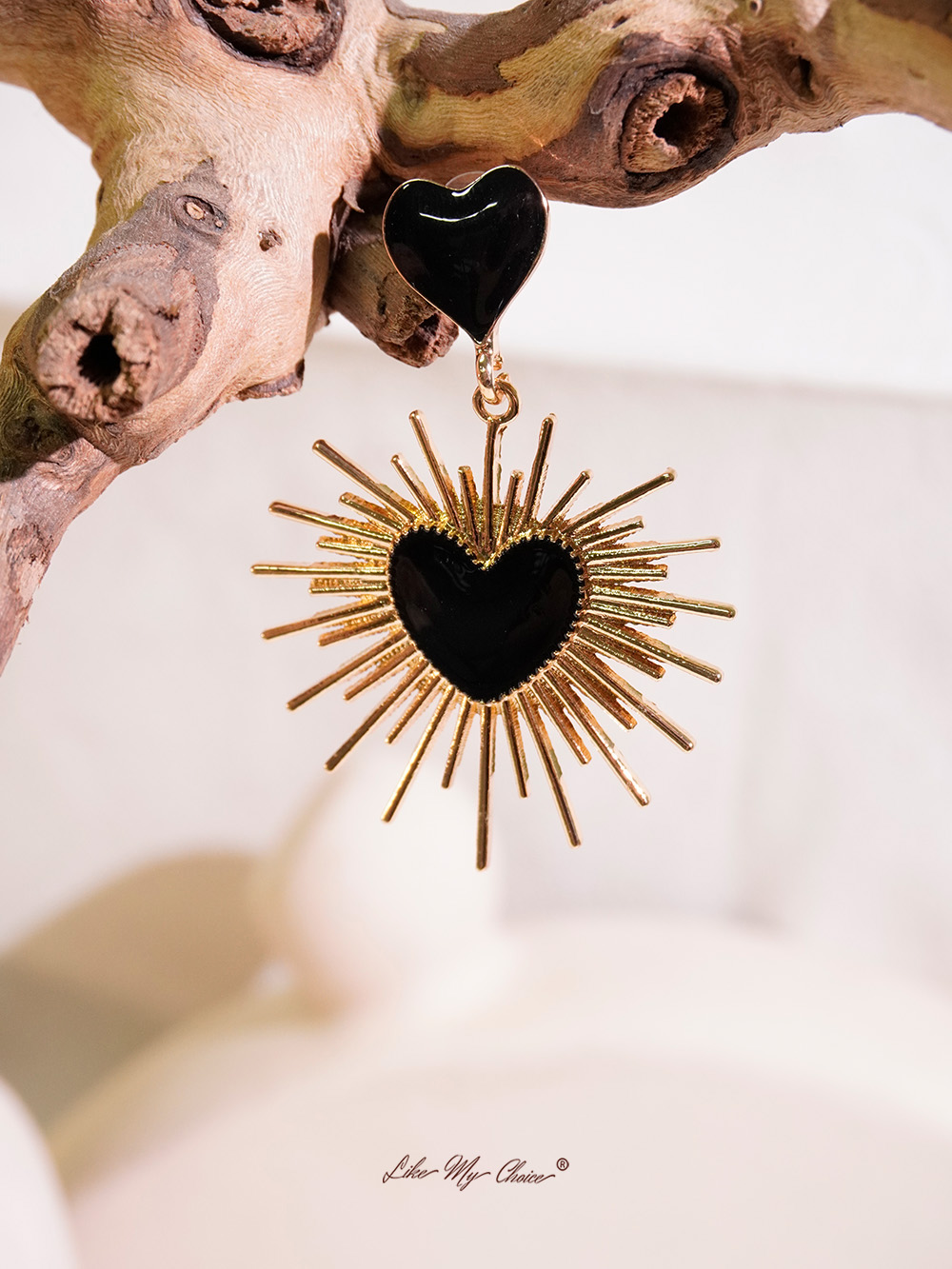 Geometric Thorn Heart Earrings