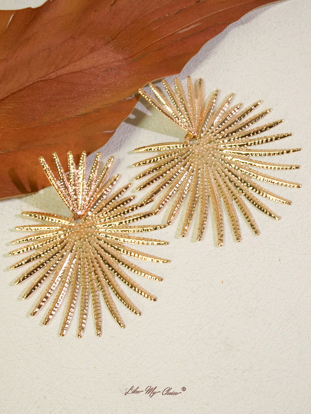 Retro Scalloped Geometric Stud Earrings