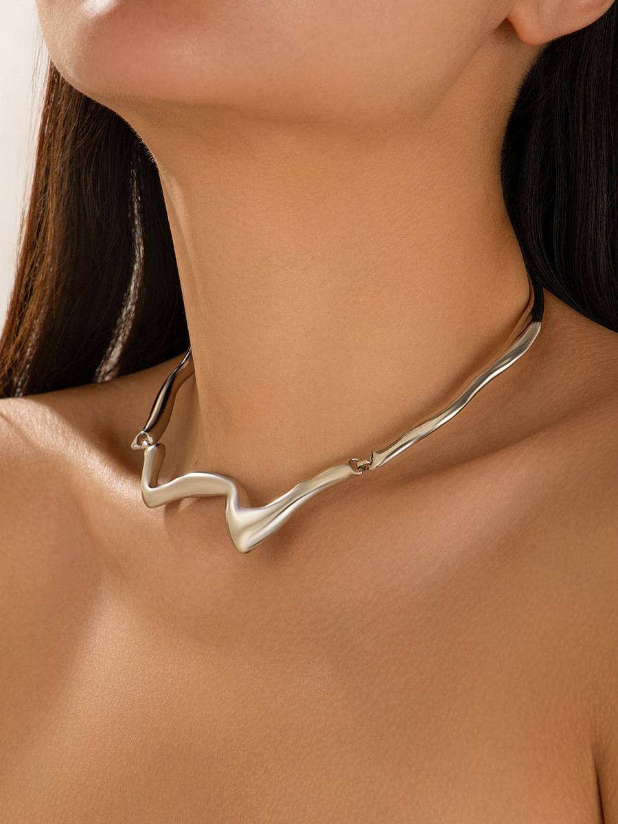 Minimalist Streamlined Necklace And Bracelet