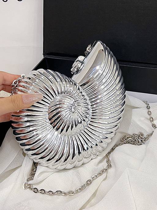 Conch Clutch Chain Bag